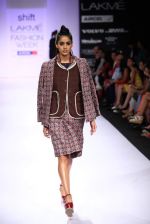 Model walk the ramp for Shift,Payal Khandwala,Roma Narsinghani show at Lakme Fashion Week Day 2 on 4th Aug 2012 (109).JPG